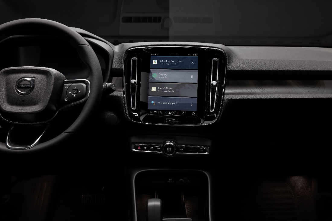 324104_Volvo_40_Series_Black_Edition_Interior-1100x733